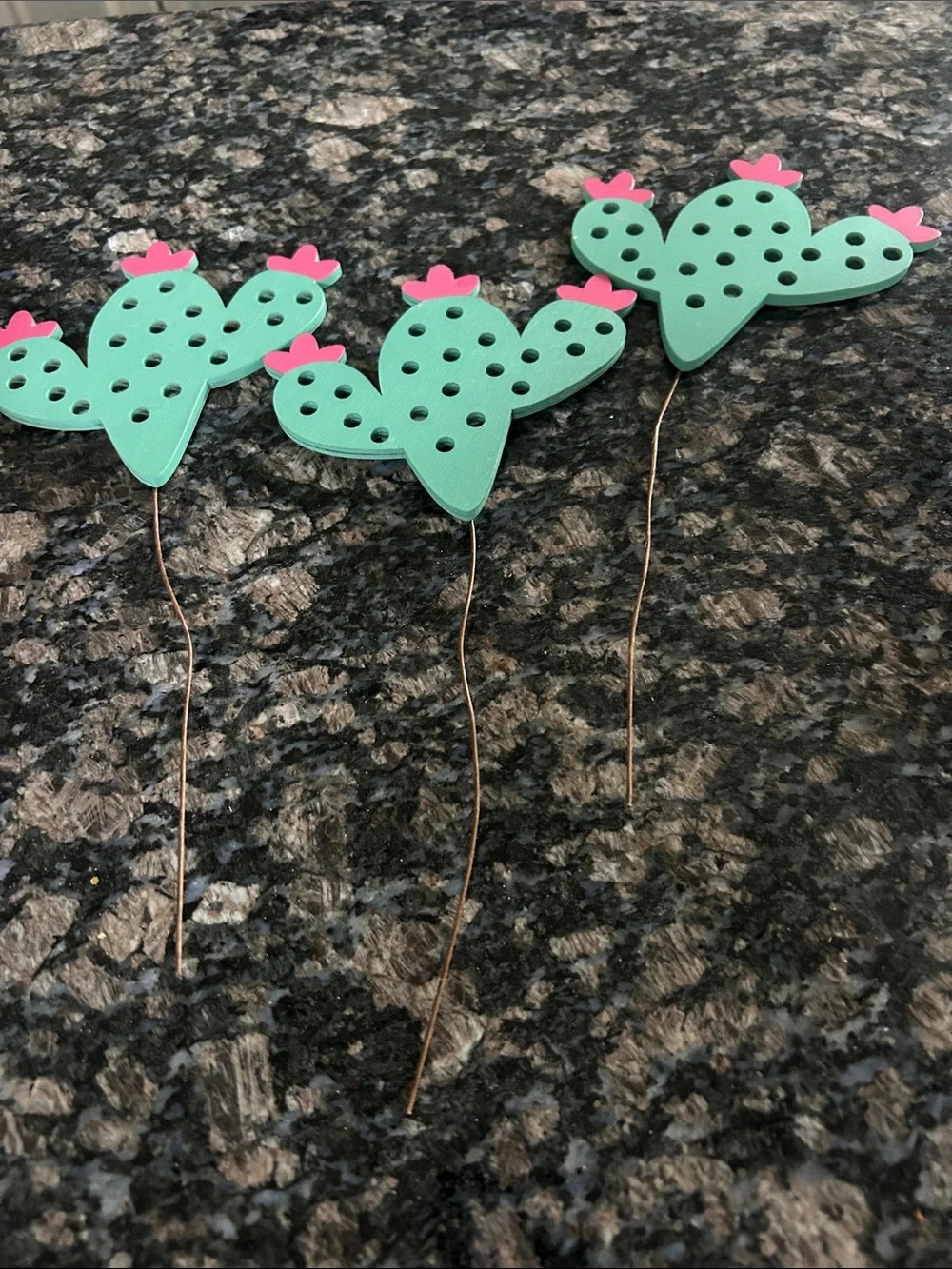 ASHLAND GREEN CACTUS PICKS W PINK FLOWER SET OF 3 NWT